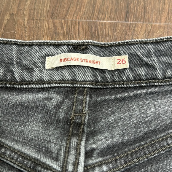 Levi’s - Ribcage Straight - Picture 8 of 9